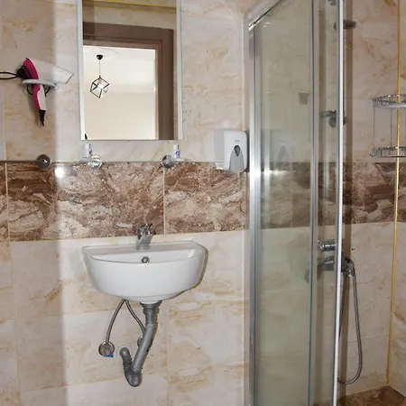 Kent Hotel 3*